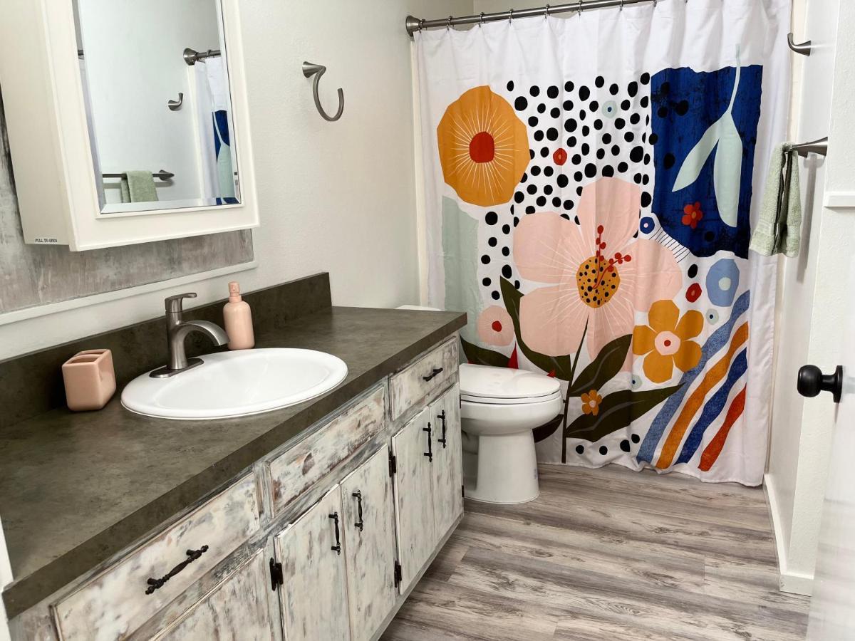 Cheerful 3 Bedroom On A Park 10 Miles From Eugene Creswell Exterior photo
